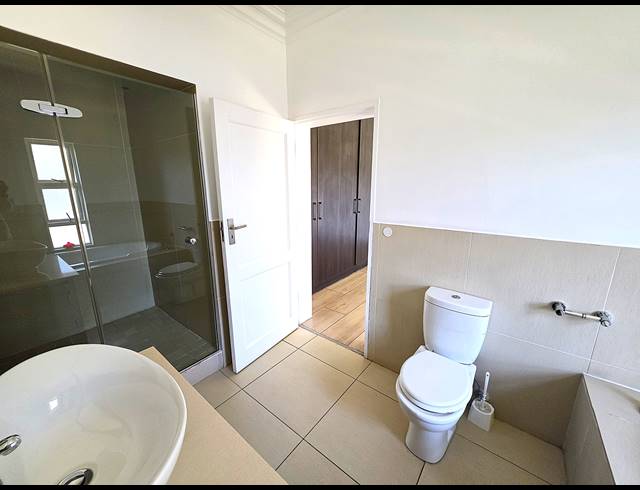 5 BEDROOM GOLF ESTATE FOR SALE IN BLUE VALLEY GOLF ESTATE